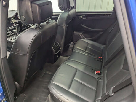 Porsche Macan 3.0 Macan S Semi-Auto 4WD 5dr 68