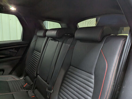 Land Rover Discovery Sport 1.5 Discovery Sport R-Dynamic SE P300e Auto 4WD 5dr 70