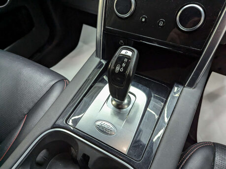 Land Rover Discovery Sport 1.5 Discovery Sport R-Dynamic SE P300e Auto 4WD 5dr 92