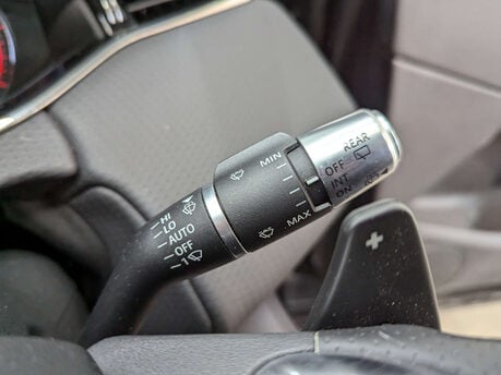 Land Rover Range Rover Evoque 2.0 Range Rover Evoque R-Dynamic S D Auto 4WD 5dr 81