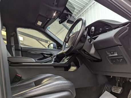 Land Rover Range Rover Evoque 2.0 Range Rover Evoque R-Dynamic S D Auto 4WD 5dr 52