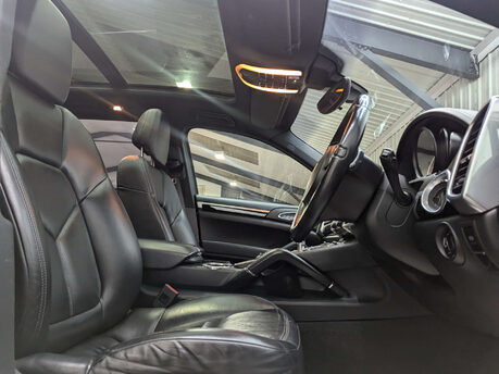 Porsche Cayenne 3.0 Cayenne V6 D Tiptronic 4WD 5dr 52