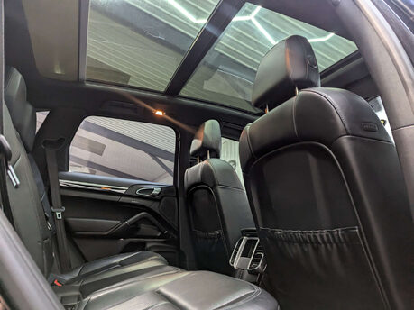 Porsche Cayenne 3.0 Cayenne V6 D Tiptronic 4WD 5dr 61