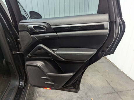 Porsche Cayenne 3.0 Cayenne V6 D Tiptronic 4WD 5dr 65