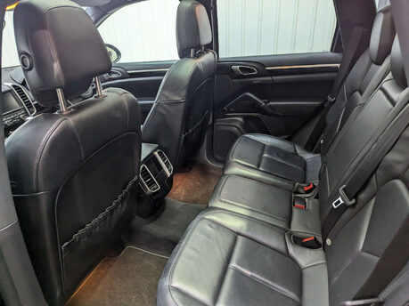 Porsche Cayenne 3.0 Cayenne V6 D Tiptronic 4WD 5dr 66