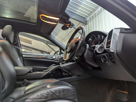 Porsche Cayenne 3.0 Cayenne V6 D Tiptronic 4WD 5dr 50