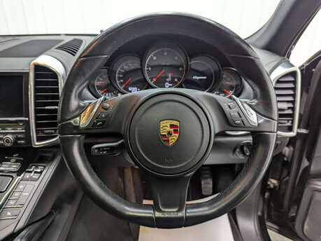 Porsche Cayenne 3.0 Cayenne V6 D Tiptronic 4WD 5dr 74