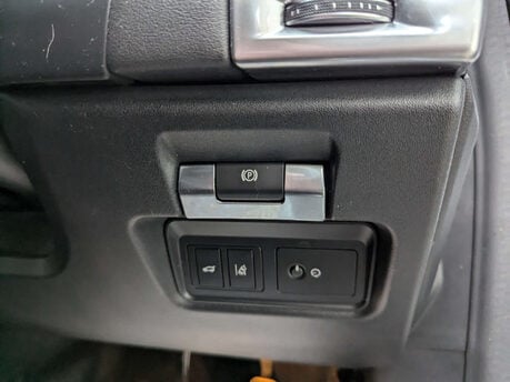 Jaguar E-Pace 2.0 E-Pace Chequered Flag D AWD Auto 4WD 5dr 77