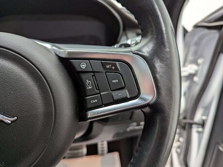 Jaguar E-Pace 2.0 E-Pace Chequered Flag D AWD Auto 4WD 5dr 74