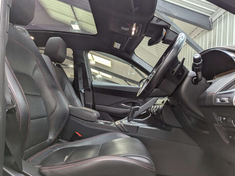 Jaguar E-Pace 2.0 E-Pace Chequered Flag D AWD Auto 4WD 5dr 51