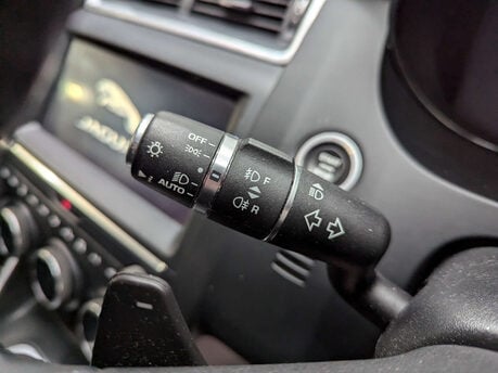 Jaguar E-Pace 2.0 E-Pace Chequered Flag D AWD Auto 4WD 5dr 69