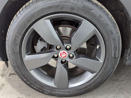 Jaguar E-Pace 2.0 E-Pace Chequered Flag D AWD Auto 4WD 5dr 30