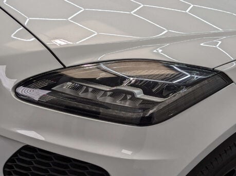 Jaguar E-Pace 2.0 E-Pace Chequered Flag D AWD Auto 4WD 5dr 28