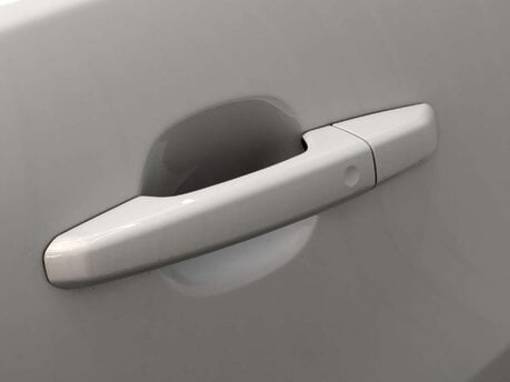 Jaguar E-Pace 2.0 E-Pace Chequered Flag D AWD Auto 4WD 5dr 31