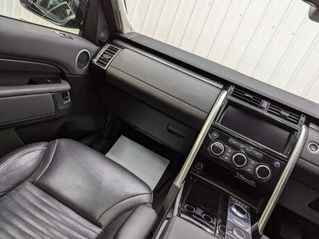 Land Rover Discovery 3.0 Discovery HSE TD6 Auto 4WD 5dr 45