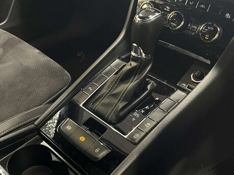 Skoda Superb 1.5 Superb Sportline TSi Semi-Auto 5dr 25