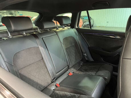 Skoda Superb 1.5 Superb Sportline TSi Semi-Auto 5dr 19