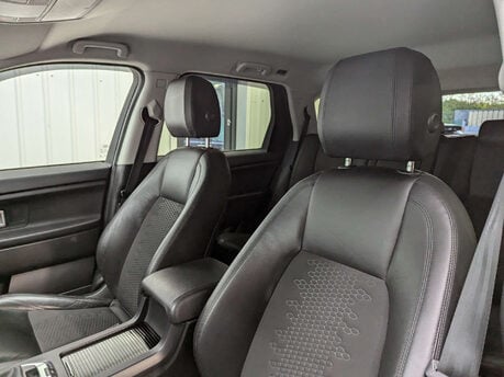Land Rover Discovery Sport 2.0 Discovery Sport SE Tech TD4 4WD 5dr 58