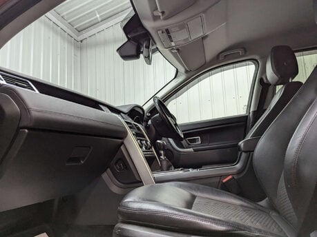 Land Rover Discovery Sport 2.0 Discovery Sport SE Tech TD4 4WD 5dr 57
