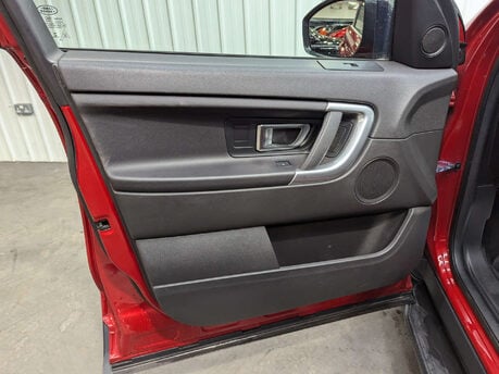 Land Rover Discovery Sport 2.0 Discovery Sport SE Tech TD4 4WD 5dr 60