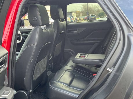 Jaguar F-Pace 3.0 F-Pace V6 S AWD D Auto 4WD 5dr 33