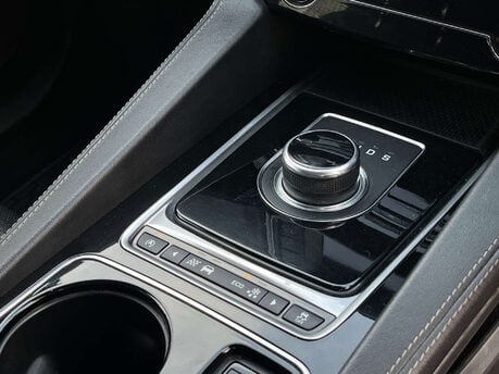 Jaguar F-Pace 3.0 F-Pace V6 S AWD D Auto 4WD 5dr 25