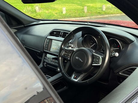 Jaguar F-Pace 3.0 F-Pace V6 S AWD D Auto 4WD 5dr 18
