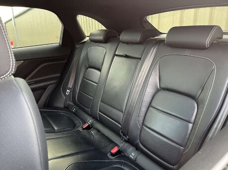 Jaguar F-Pace 3.0 F-Pace V6 S AWD D Auto 4WD 5dr 35