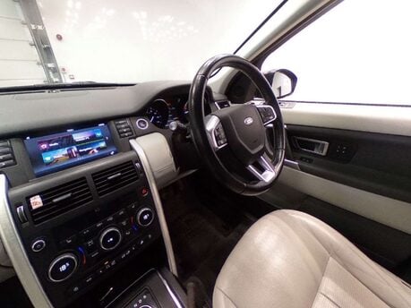 Land Rover Discovery Sport 2.0 Discovery Sport HSE TD4 Auto 4WD 5dr 3