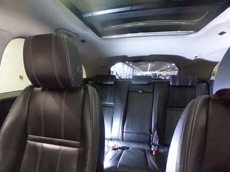 Land Rover Range Rover Velar 2.0 Range Rover Velar S D240 Auto 4WD 5dr 3