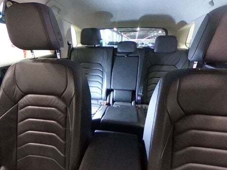 Volkswagen Touareg 3.0 Touareg V6 SEL TDI Auto 4WD 5dr 3