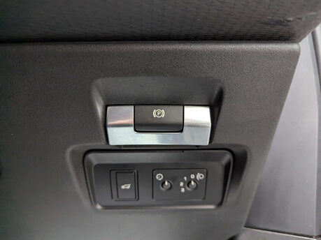 Land Rover Range Rover Evoque 2.0 Range Rover Evoque D 4x2 5dr 77