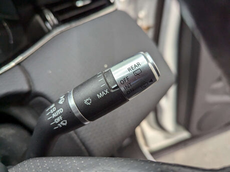 Land Rover Range Rover Evoque 2.0 Range Rover Evoque R-Dynamic D 4x2 5dr 75