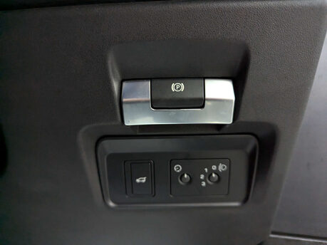 Land Rover Range Rover Evoque 2.0 Range Rover Evoque R-Dynamic D 4x2 5dr 79