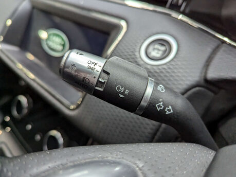 Land Rover Range Rover Evoque 2.0 Range Rover Evoque R-Dynamic D 4x2 5dr 74