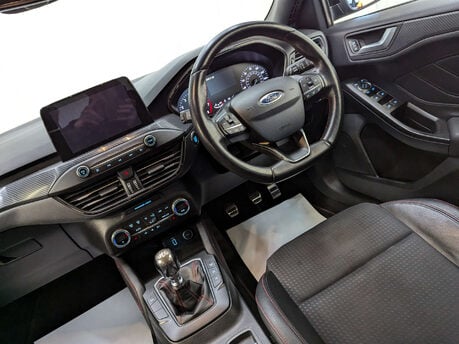 Ford Focus 1.0 Focus ST-Line X 5dr 47