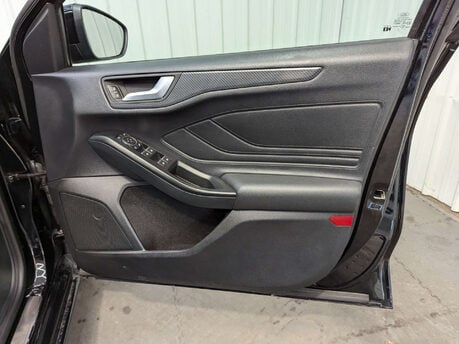 Ford Focus 1.0 Focus ST-Line X 5dr 53