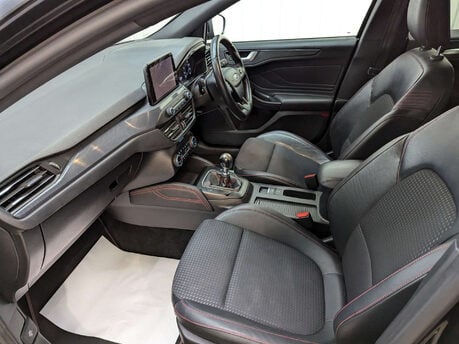Ford Focus 1.0 Focus ST-Line X 5dr 54