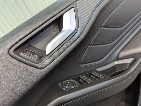 Ford Focus 1.0 Focus ST-Line X 5dr 81