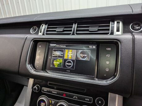 Land Rover Range Rover 3.0 Range Rover Vogue TDV6 Auto 4WD 5dr 92