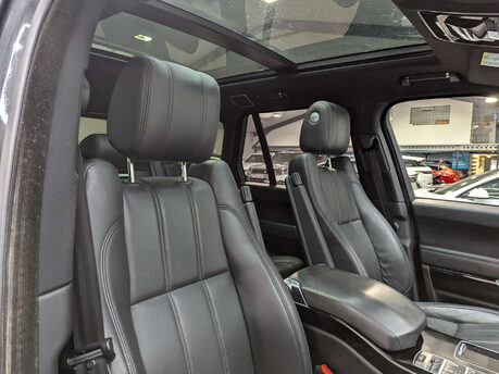 Land Rover Range Rover 3.0 Range Rover Vogue TDV6 Auto 4WD 5dr 48