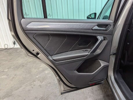 Volkswagen Tiguan 2.0 Tiguan R-Line TDI BlueMotion Technology 4Motion Semi-Auto 4WD 5dr 69