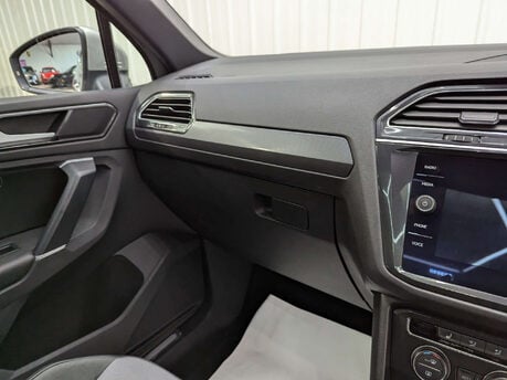 Volkswagen Tiguan 2.0 Tiguan R-Line TDI BlueMotion Technology 4Motion Semi-Auto 4WD 5dr 91