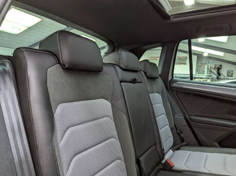 Volkswagen Tiguan 2.0 Tiguan R-Line TDI BlueMotion Technology 4Motion Semi-Auto 4WD 5dr 61