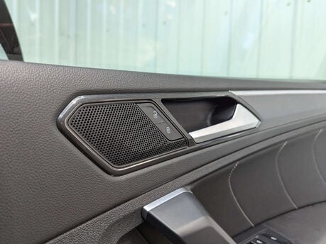 Volkswagen Tiguan 2.0 Tiguan R-Line TDI BlueMotion Technology 4Motion Semi-Auto 4WD 5dr 79