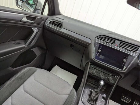 Volkswagen Tiguan 2.0 Tiguan R-Line TDI BlueMotion Technology 4Motion Semi-Auto 4WD 5dr 44