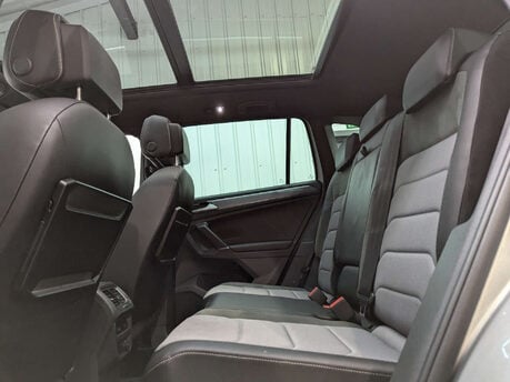Volkswagen Tiguan 2.0 Tiguan R-Line TDI BlueMotion Technology 4Motion Semi-Auto 4WD 5dr 68