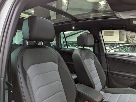 Volkswagen Tiguan 2.0 Tiguan R-Line TDI BlueMotion Technology 4Motion Semi-Auto 4WD 5dr 50