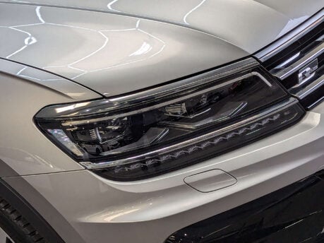 Volkswagen Tiguan 2.0 Tiguan R-Line TDI BlueMotion Technology 4Motion Semi-Auto 4WD 5dr 28