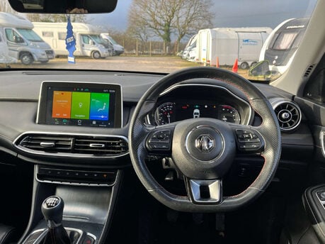 MG HS 1.5 MG HS Excite 5dr 8